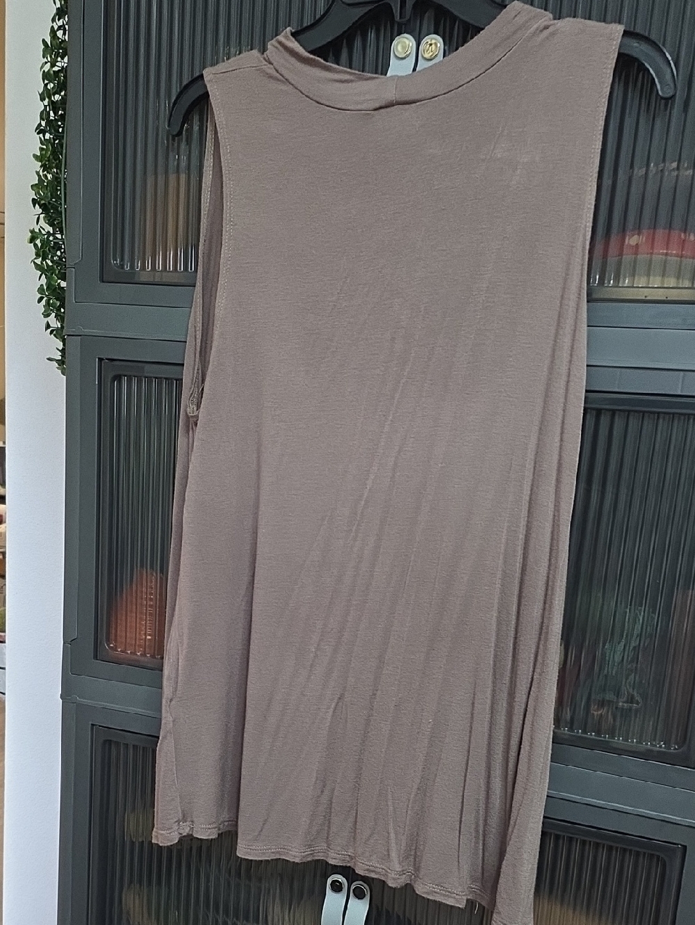 Free Kisses Mauve Ish Tan Sleeveless Tank Top. Ptp 23 ++